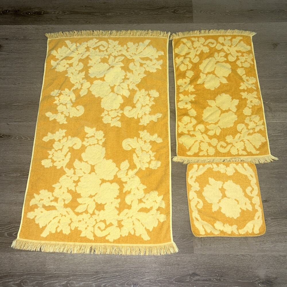 Vtg Cannon Monticello Sculpted Roses Towel Set Yellow Gold MCM 3pc GUC